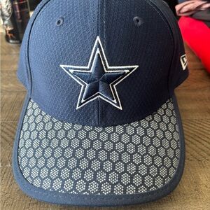 Dallas Cowboys New Era Navy Blue 39THIRTY Cap size Medium-Large